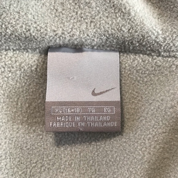 NIKE Fleece Lined White Puffer Vest - Picture 11 of 12